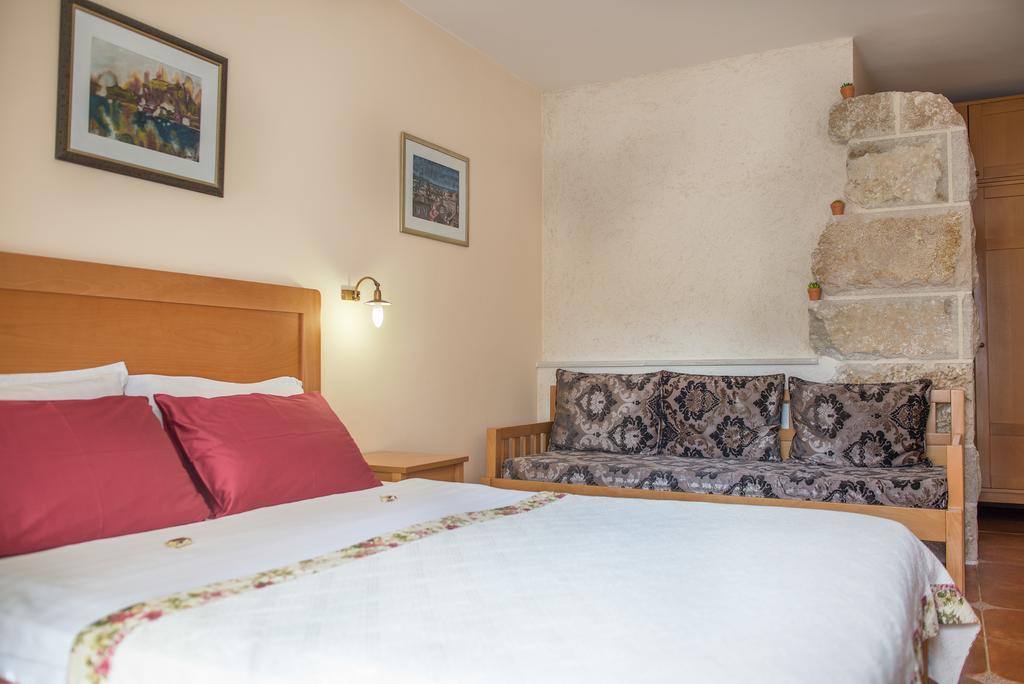 Oda ve Kahvaltı Perla Di Mare 3*