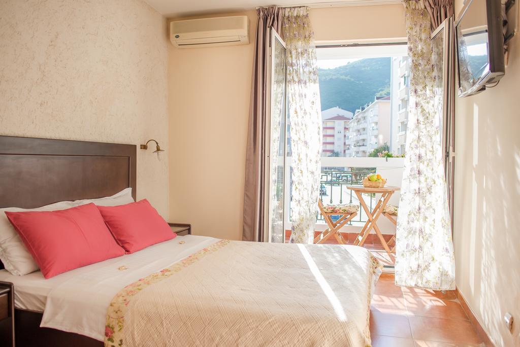 Oda ve Kahvaltı Perla Di Mare Budva