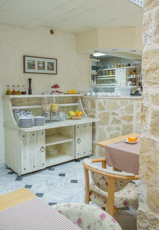 Oda ve Kahvaltı Perla Di Mare Budva