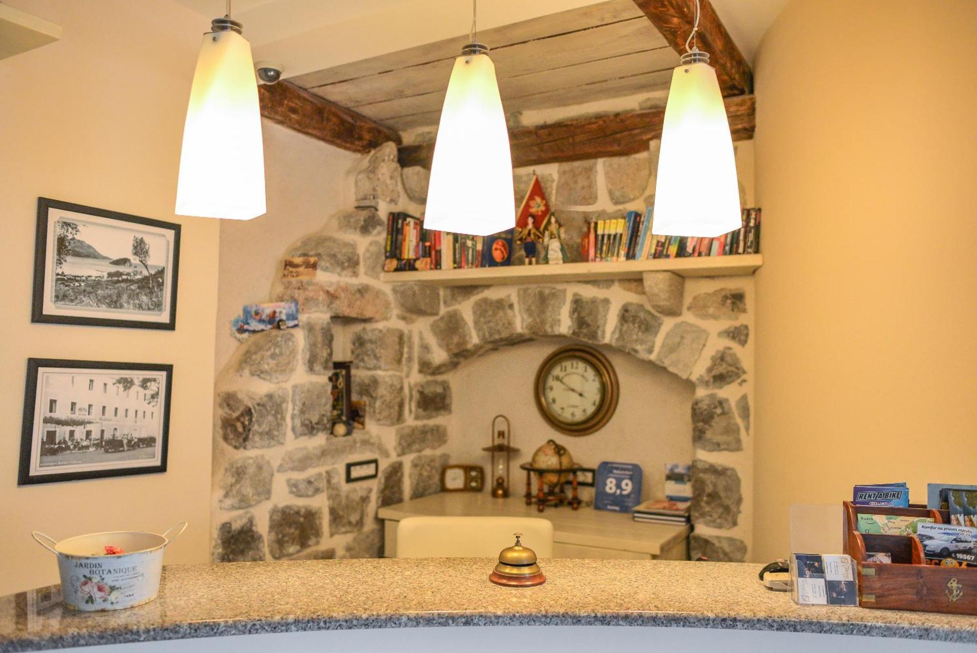 Perla Di Mare Oda ve Kahvaltı Budva