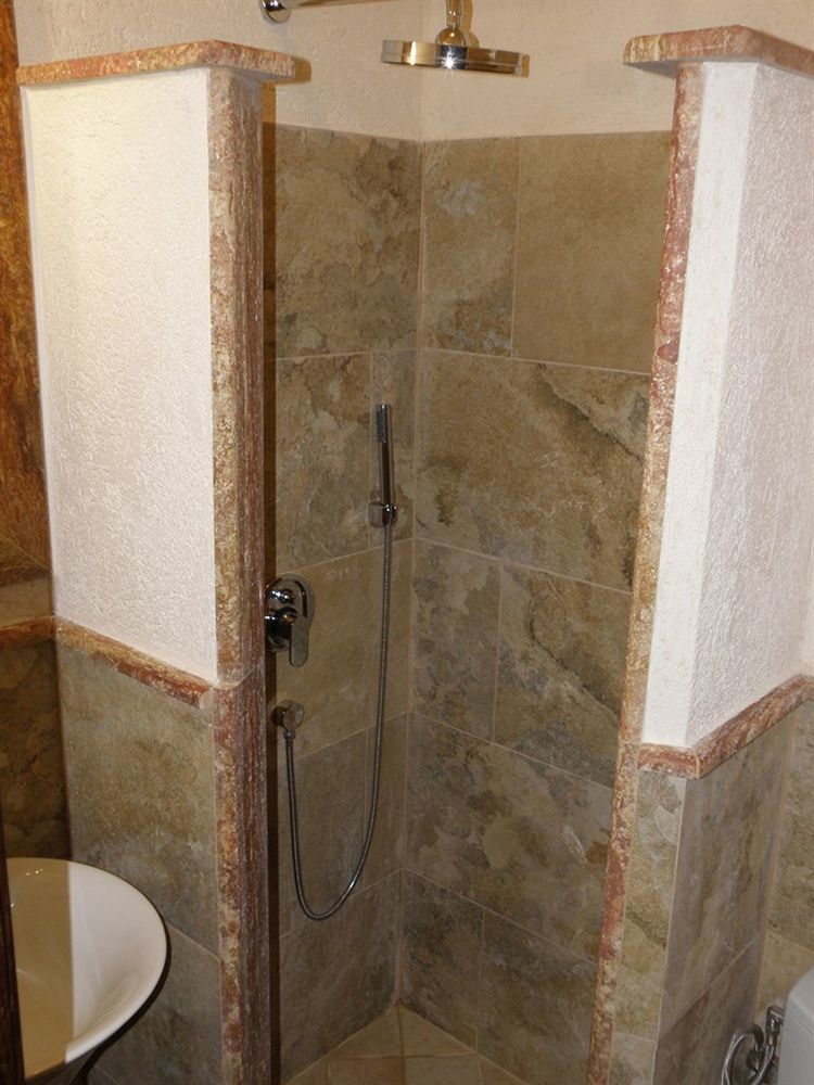 Oda ve Kahvaltı Perla Di Mare 3*