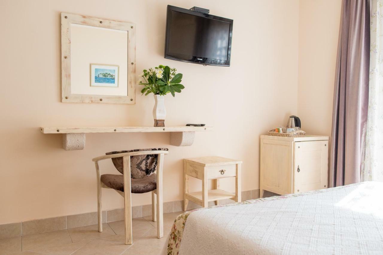 Oda ve Kahvaltı Perla Di Mare 3*
